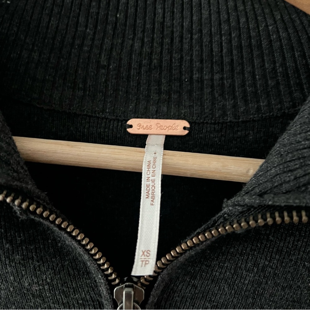 FREE PEOPLE | Coastal Stripe Half Zip Pullover in Carbon/Camel | XS - Picture 4 of 4